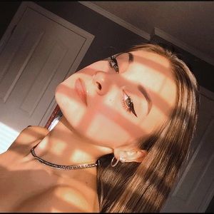 Meet your Posher, Mary sue